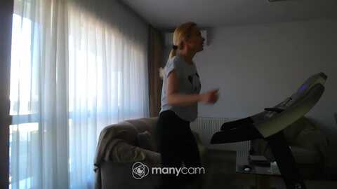 hrystina_ @ myfreecams on 20240323