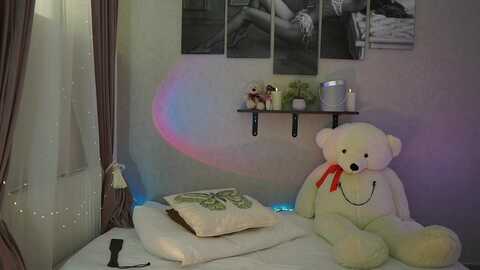 rileyreid_18 @ myfreecams on 20240323