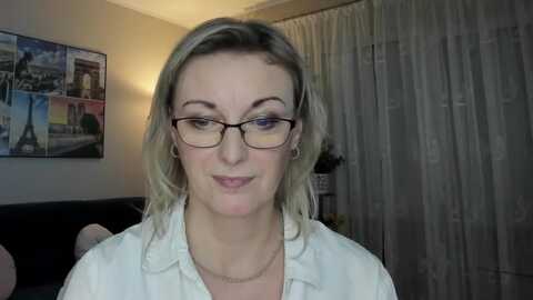 starvanessa1 @ myfreecams on 20240324