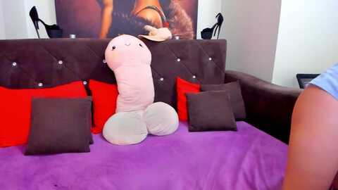 laura4funx @ myfreecams on 20240325