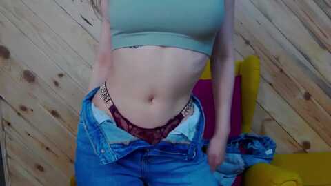 lesliekat @ myfreecams on 20240325
