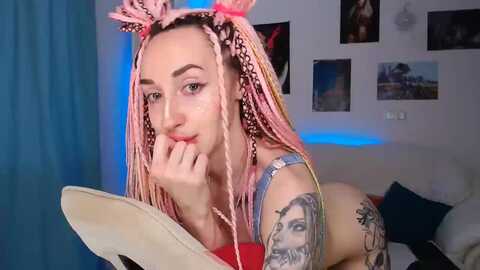 sara_polly @ myfreecams on 20240325