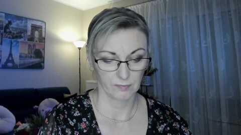 starvanessa1 @ myfreecams on 20240325