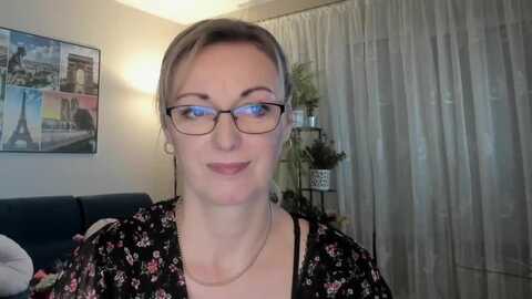 starvanessa1 @ myfreecams on 20240325