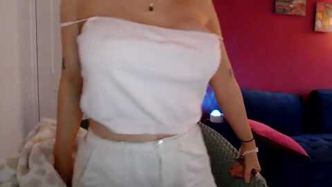petiteavax @ myfreecams on 20240326