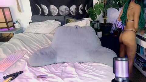 lunarlexxx @ myfreecams on 20240327