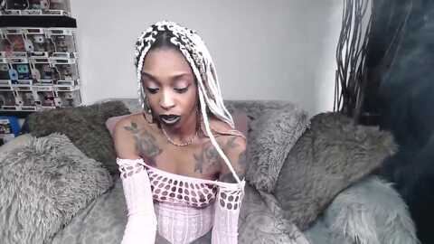 mochahoneyxox @ myfreecams on 20240327