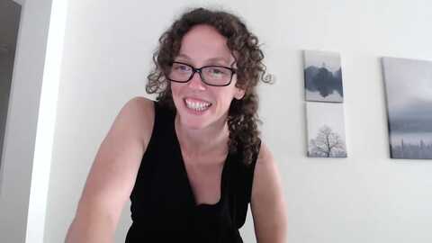 sarah_stark @ myfreecams on 20240327