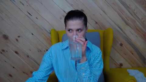 lesliekat @ myfreecams on 20240328