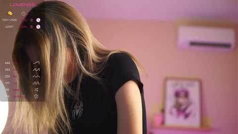 leyameyers @ myfreecams on 20240328