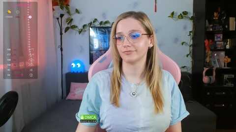 monicmoon18 @ myfreecams on 20240328