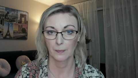 starvanessa1 @ myfreecams on 20240328