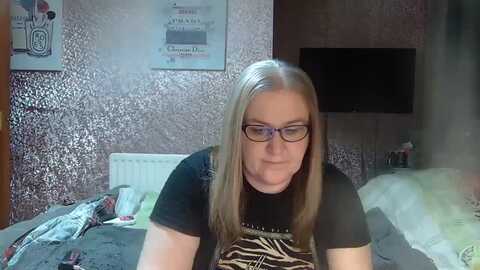 yummymummy39 @ myfreecams on 20240328