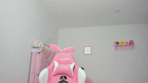 cherrycute666 @ myfreecams on 20240329