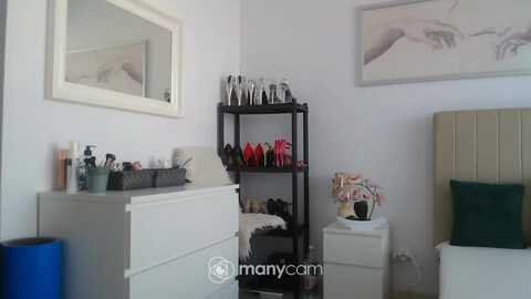 hrystina_ @ myfreecams on 20240329