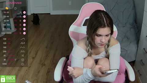 sarahsweets18 @ myfreecams on 20240329