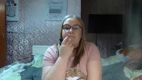 yummymummy39 @ myfreecams on 20240329