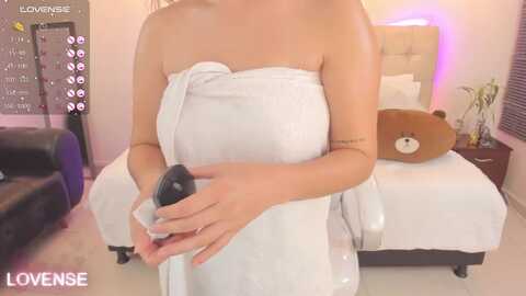 lucia_collins @ myfreecams on 20240330