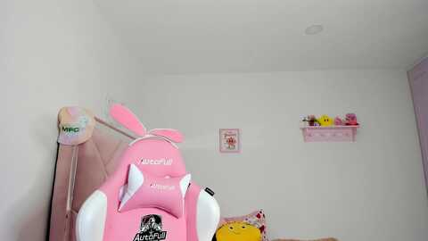 cherrycute666 @ myfreecams on 20240401