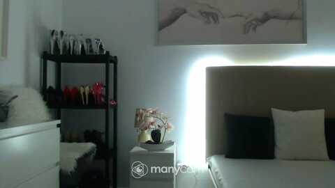 hrystina_ @ myfreecams on 20240401