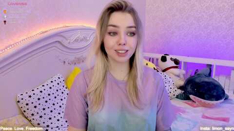 lillimoore_ @ myfreecams on 20240402