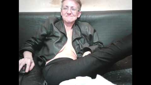 sexygeny @ myfreecams on 20240402