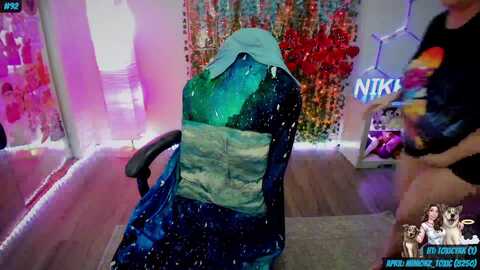 toxic_haze @ myfreecams on 20240402