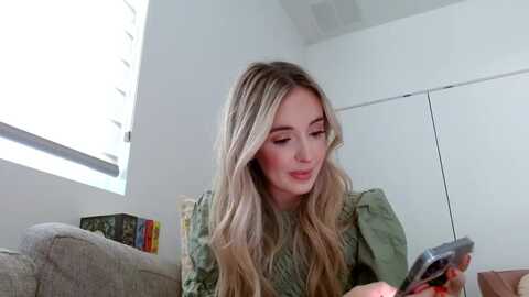 vegansoda @ myfreecams on 20240402