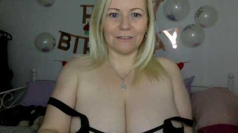bday_khloe @ myfreecams on 20240403