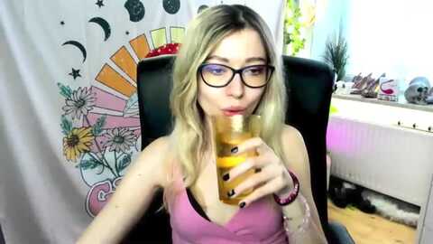 heidiflower @ myfreecams on 20240403