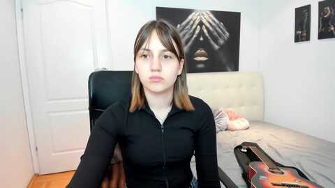 huntergirll @ myfreecams on 20240403