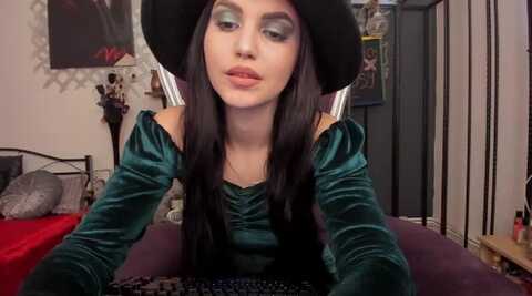 leanoire @ myfreecams on 20240403