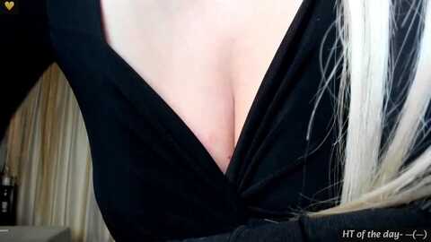 mi_ha @ myfreecams on 20240403