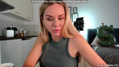 linda_0nline @ myfreecams on 20240404