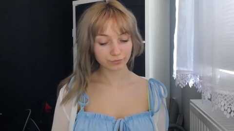 luciaamazing @ myfreecams on 20240404