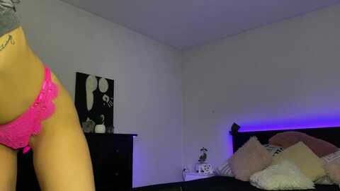 spotttyy @ myfreecams on 20240404
