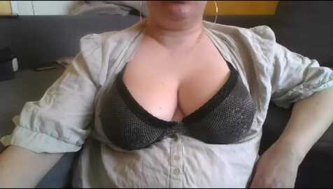 squirtylady38 @ myfreecams on 20240404