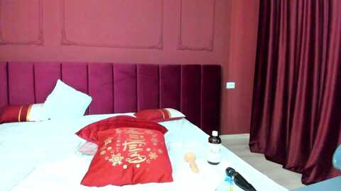bo0ty_queen_ @ myfreecams on 20240405