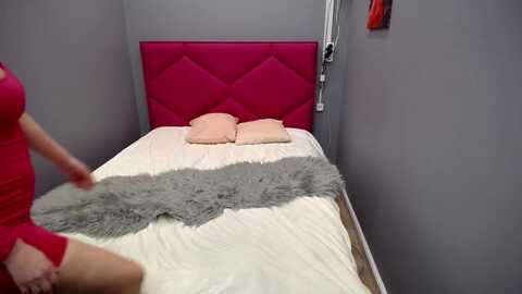 koralchi @ myfreecams on 20240405