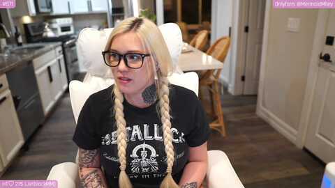 mermaidmiley @ myfreecams on 20240405