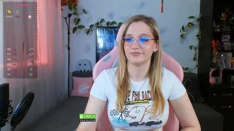 monicmoon18 @ myfreecams on 20240405