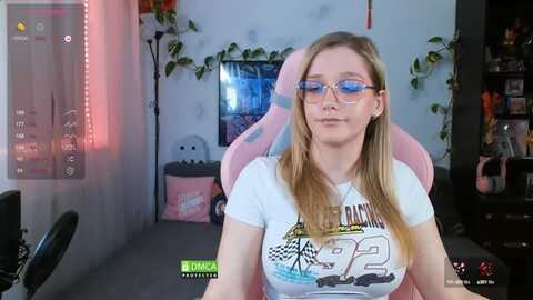 monicmoon18 @ myfreecams on 20240405
