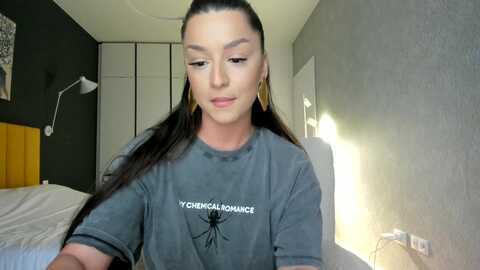 eve___ @ myfreecams on 20240406