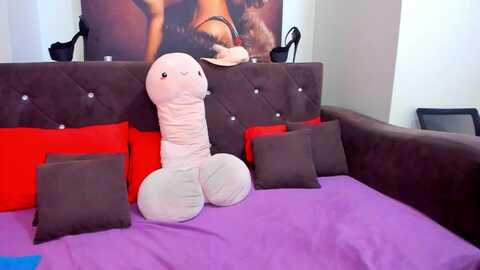 laura4funx @ myfreecams on 20240406