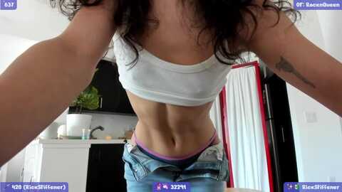 litty @ myfreecams on 20240406