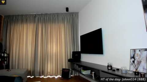 mi_ha @ myfreecams on 20240406