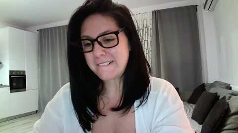silkywoman @ myfreecams on 20240406