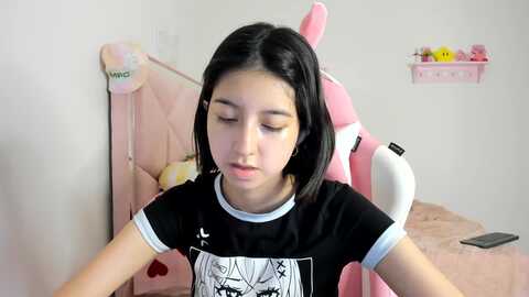 cherrycute666 @ myfreecams on 20240407