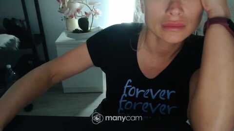 hrystina_ @ myfreecams on 20240408