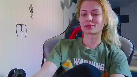 karoline121 @ myfreecams on 20240408